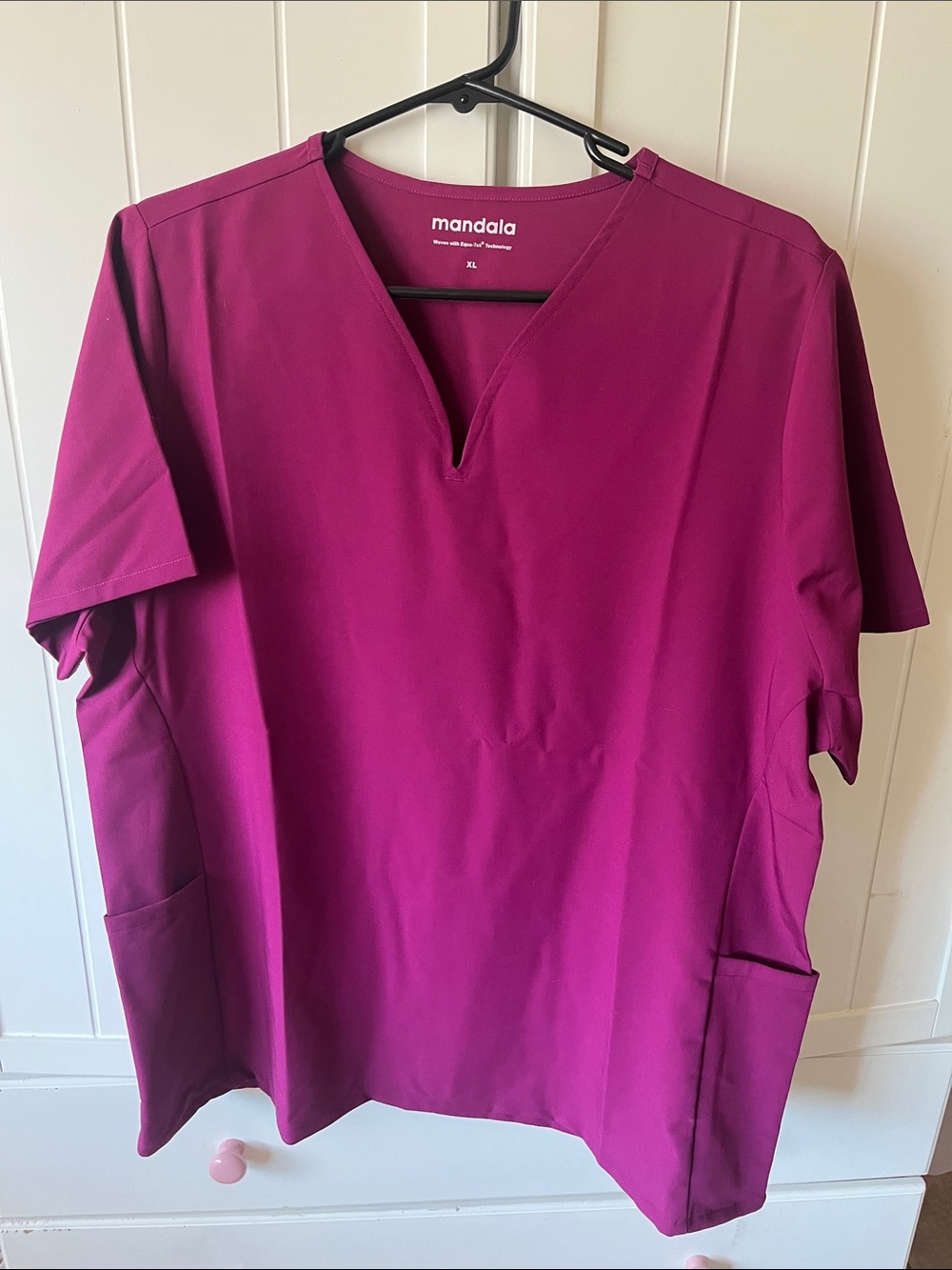 Mandala V shaped Neck Scrub Top, Raspberry/ Fuchsia XL Brand New!